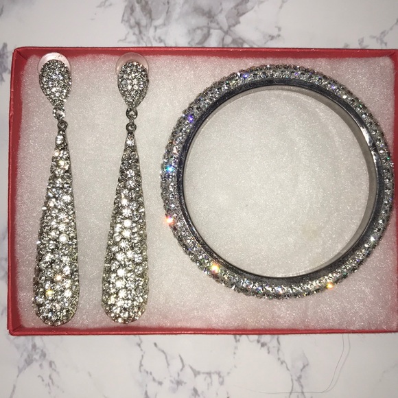 Matching diamond earring and bangle set! 💍✨ - Picture 1 of 4
